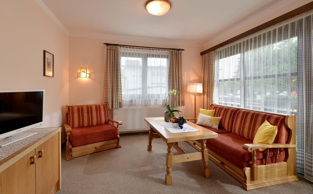 Cafe Rainer Sankt Johann in Tirol Exterior foto